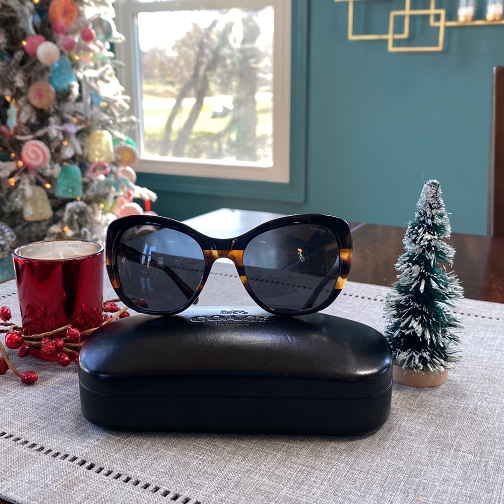 Coach tortoise, sunglasses 🕶️